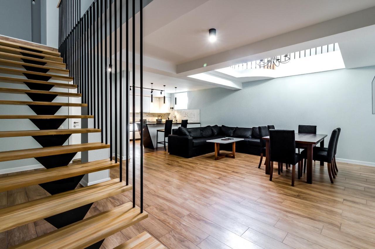 Modern Apartment In Old Tbilisi Buitenkant foto