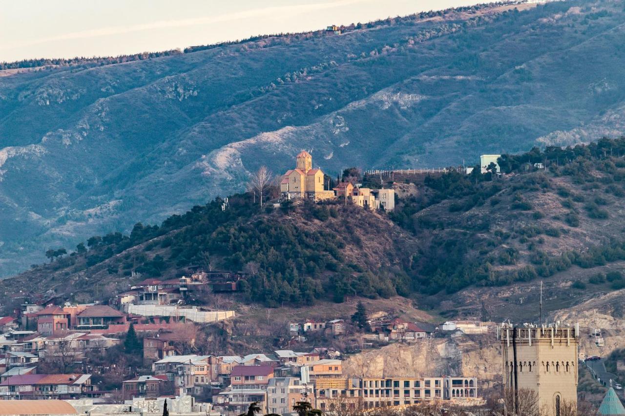 Modern Apartment In Old Tbilisi Buitenkant foto