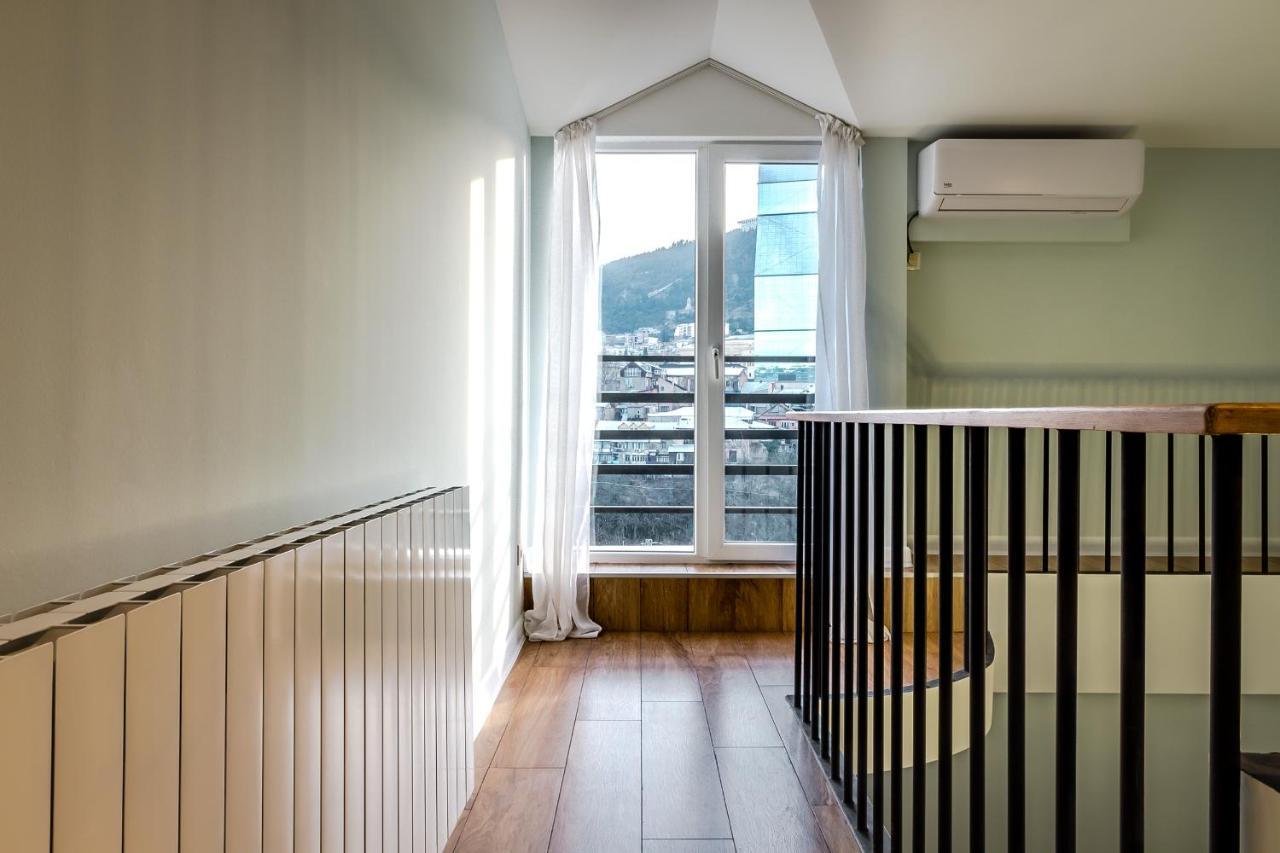 Modern Apartment In Old Tbilisi Buitenkant foto