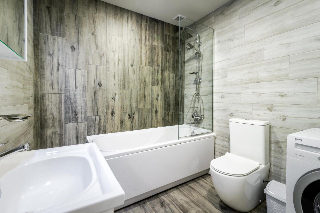 Modern Apartment In Old Tbilisi Buitenkant foto