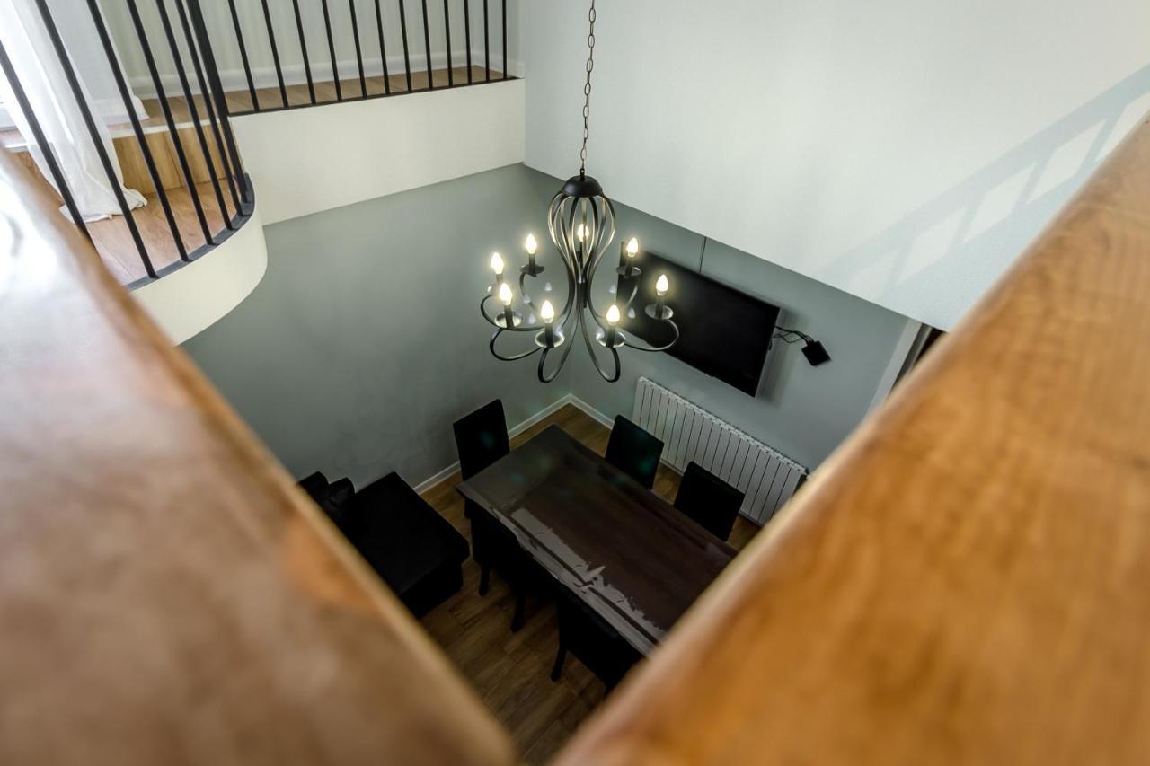 Modern Apartment In Old Tbilisi Buitenkant foto