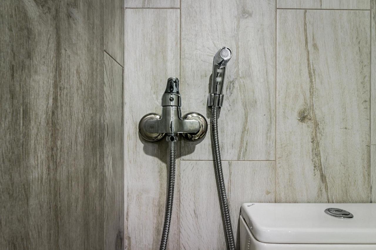 Modern Apartment In Old Tbilisi Buitenkant foto